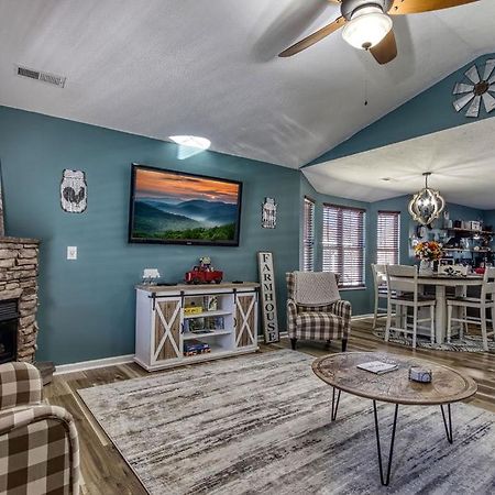The Mason Jar, Hot Tub, Wifi, 1089 Free Tickets Each Paid Day, Dollywood And More! 비둘기 포지 외부 사진