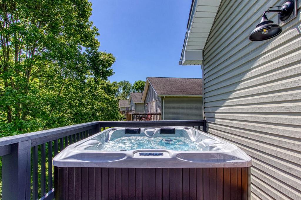 The Mason Jar, Hot Tub, Wifi, 1089 Free Tickets Each Paid Day, Dollywood And More! 비둘기 포지 외부 사진